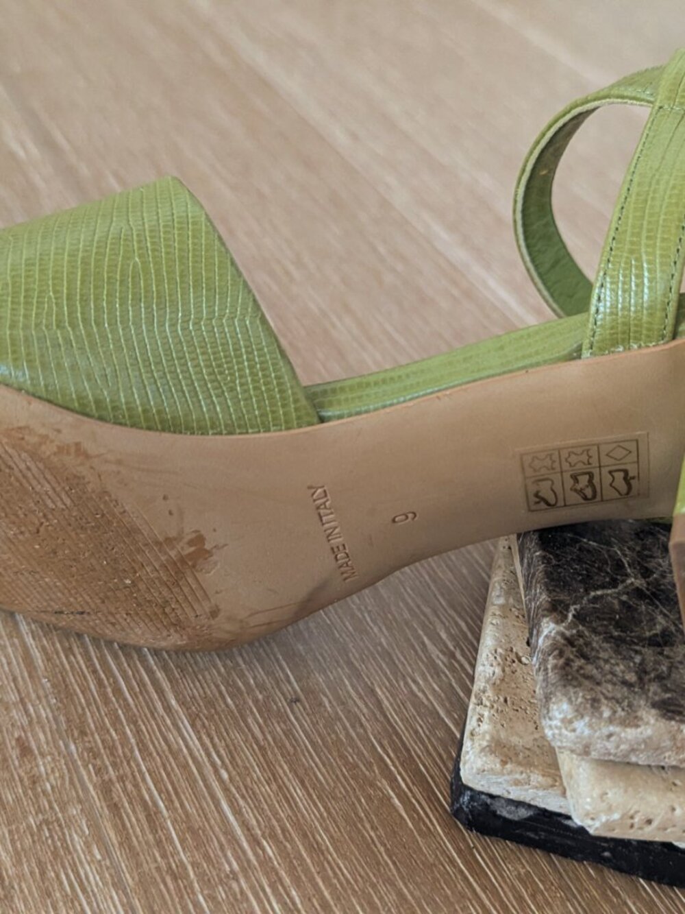 Everlane Avocado Green Block Heel Sandal. Size 9. - Picture 3 of 4